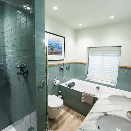 Iris 5 Star Gold Award Luxury St Ives (Cornwall)